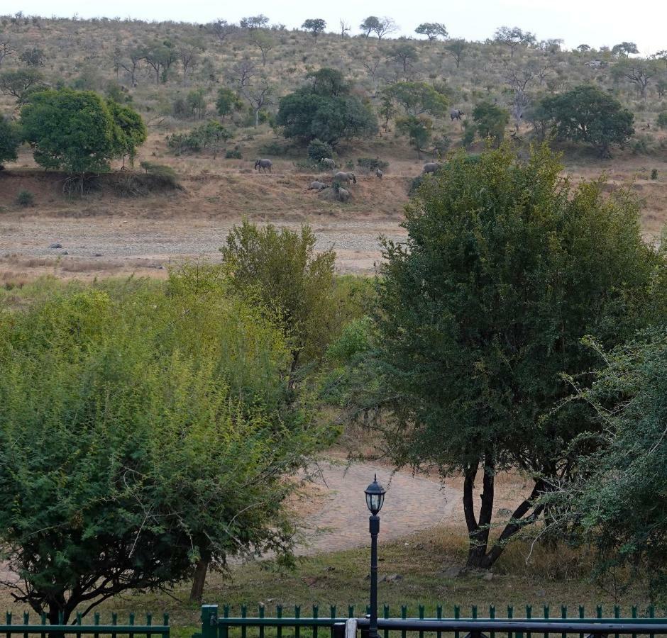 Crocodile Kruger Safari Lodge Marloth Park Exterior foto